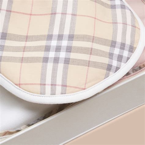 burberry blanket and bib set|Cotton Three.